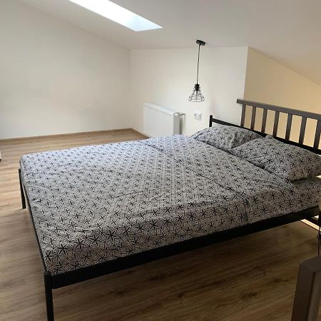 024 Loft - Апартаменты Жк «Софиевская Слободка» วิชเนเว ภายนอก รูปภาพ